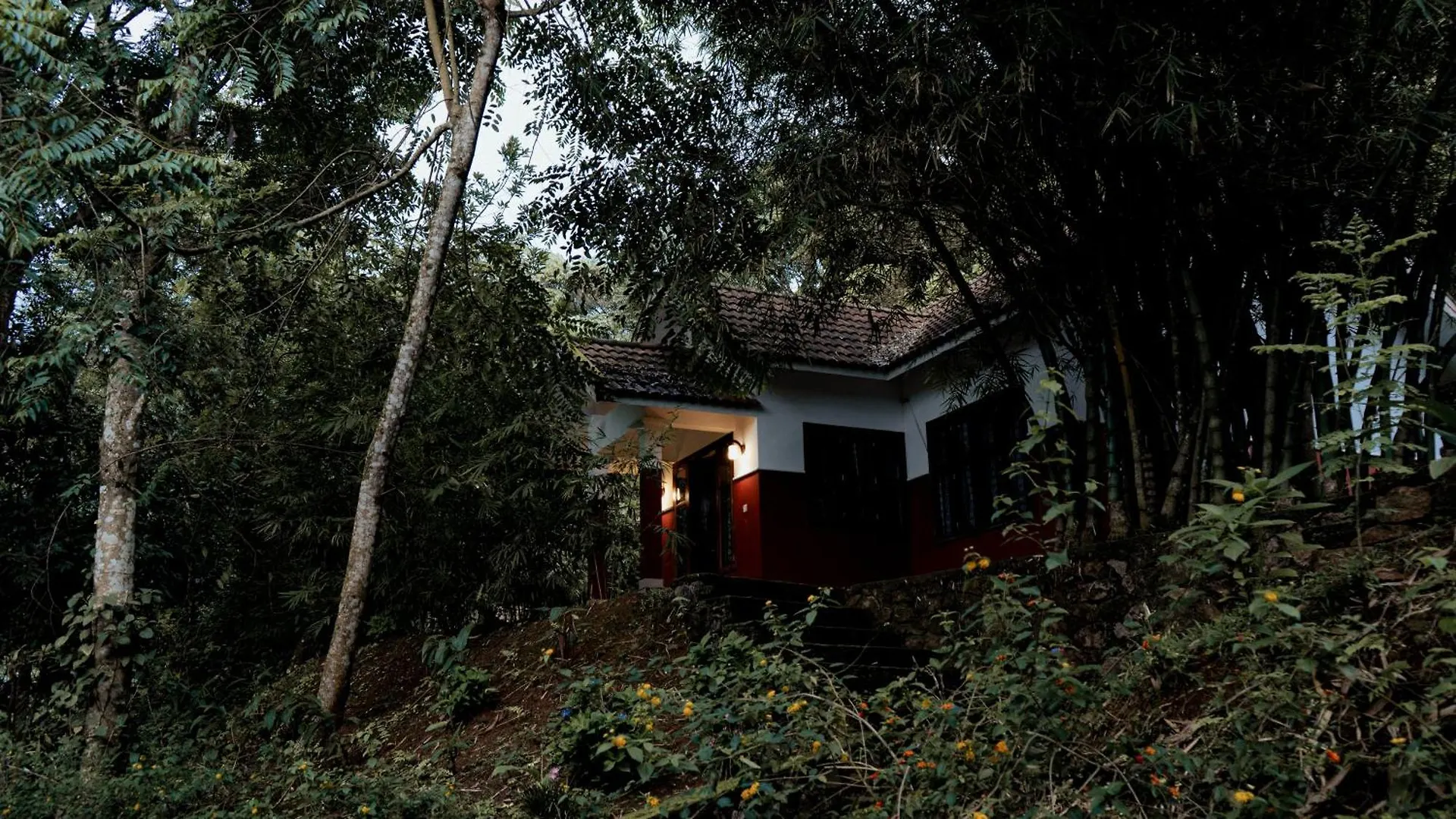 **** Feriested Vythiri Holiday Resort, Wayanad Indien