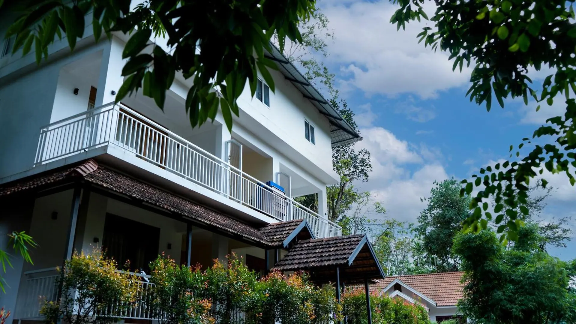 **** Feriested Vythiri Holiday Resort, Wayanad Indien