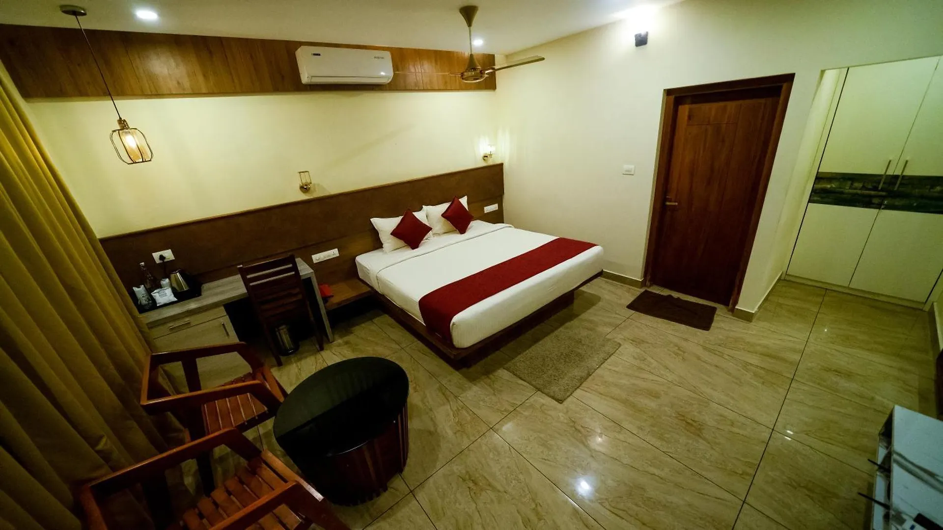 **** Semesteranläggning (resort) Vythiri Holiday Resort, Wayanad Indien
